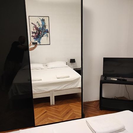 Private Accommodation Raspudic Split Exterior photo