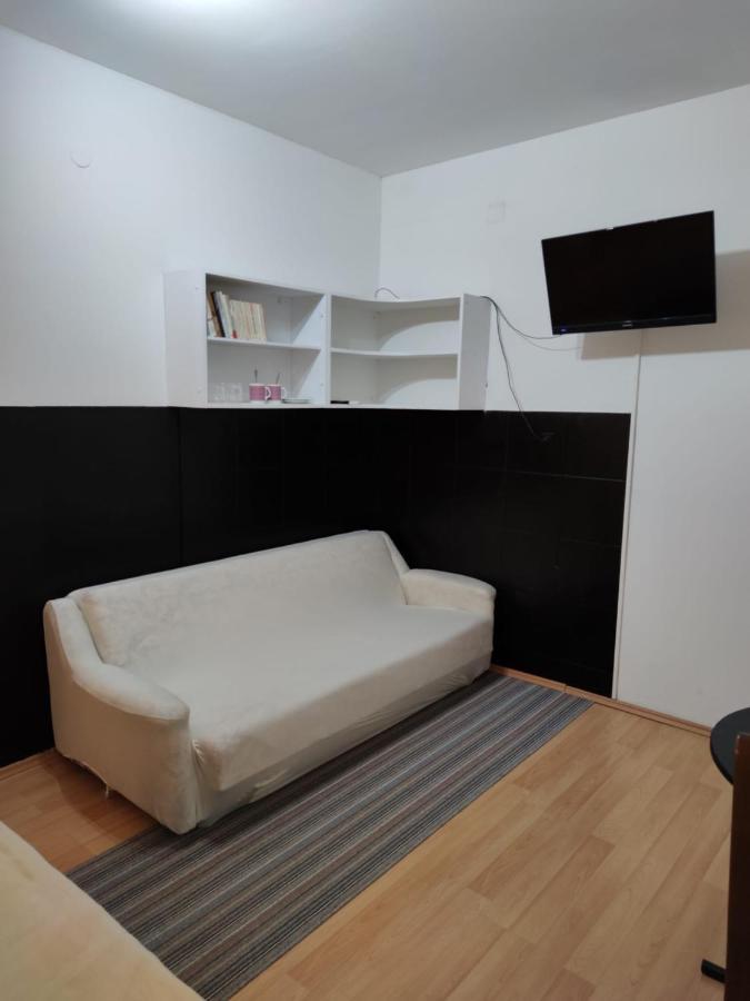Private Accommodation Raspudic Split Exterior photo