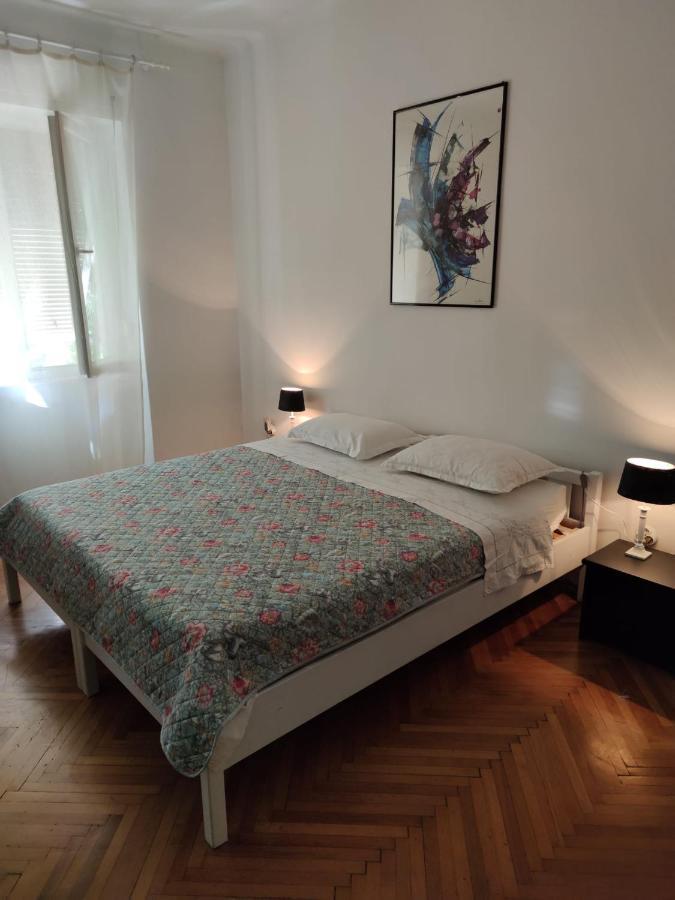 Private Accommodation Raspudic Split Exterior photo