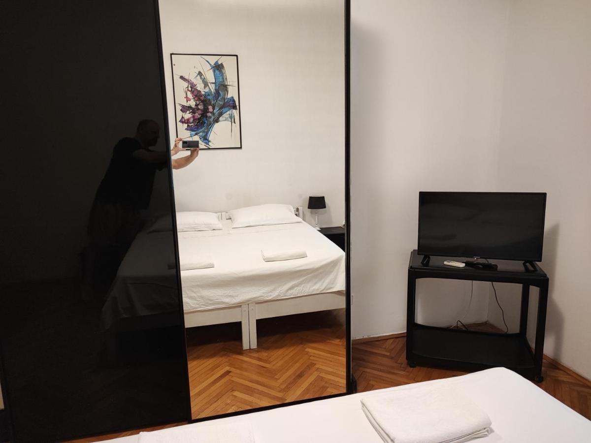 Private Accommodation Raspudic Split Exterior photo