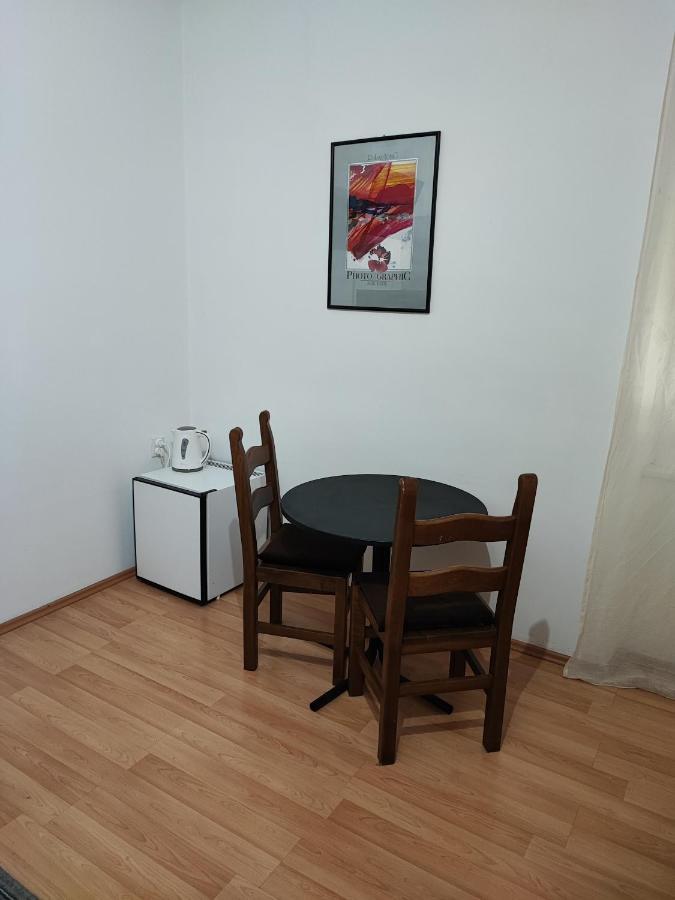 Private Accommodation Raspudic Split Exterior photo