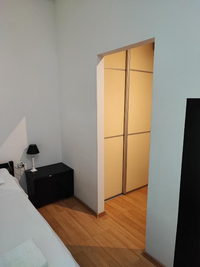 Private Accommodation Raspudic Split Exterior photo