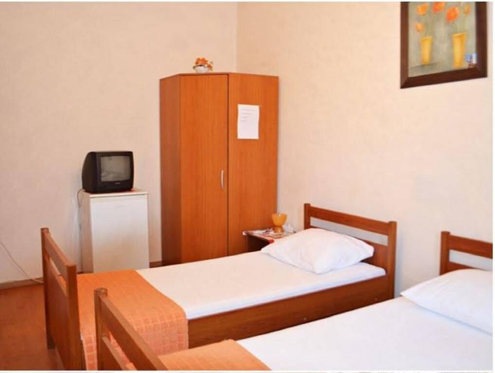 Private Accommodation Raspudic Split Exterior photo